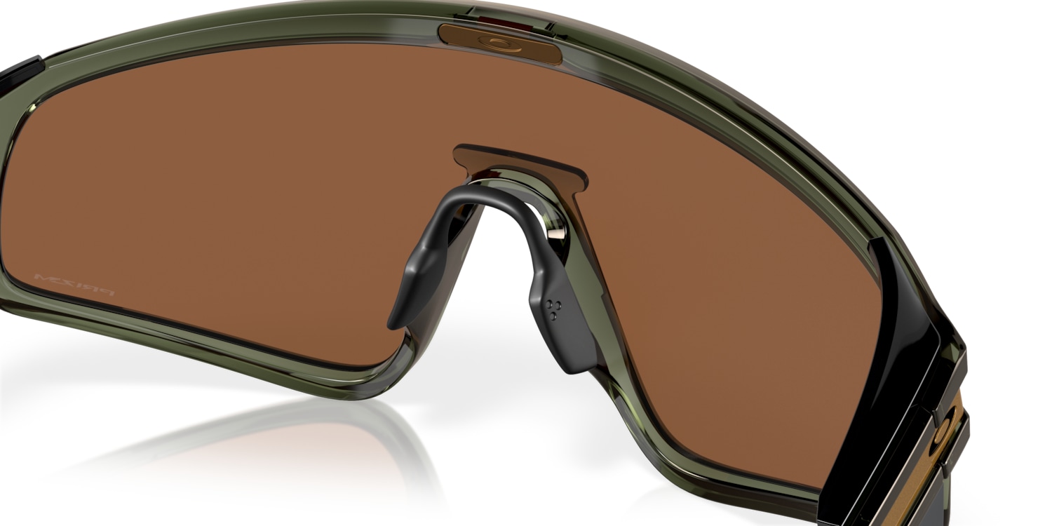 Oakley 0OO9404 Sunglasses in Green | Target Optical