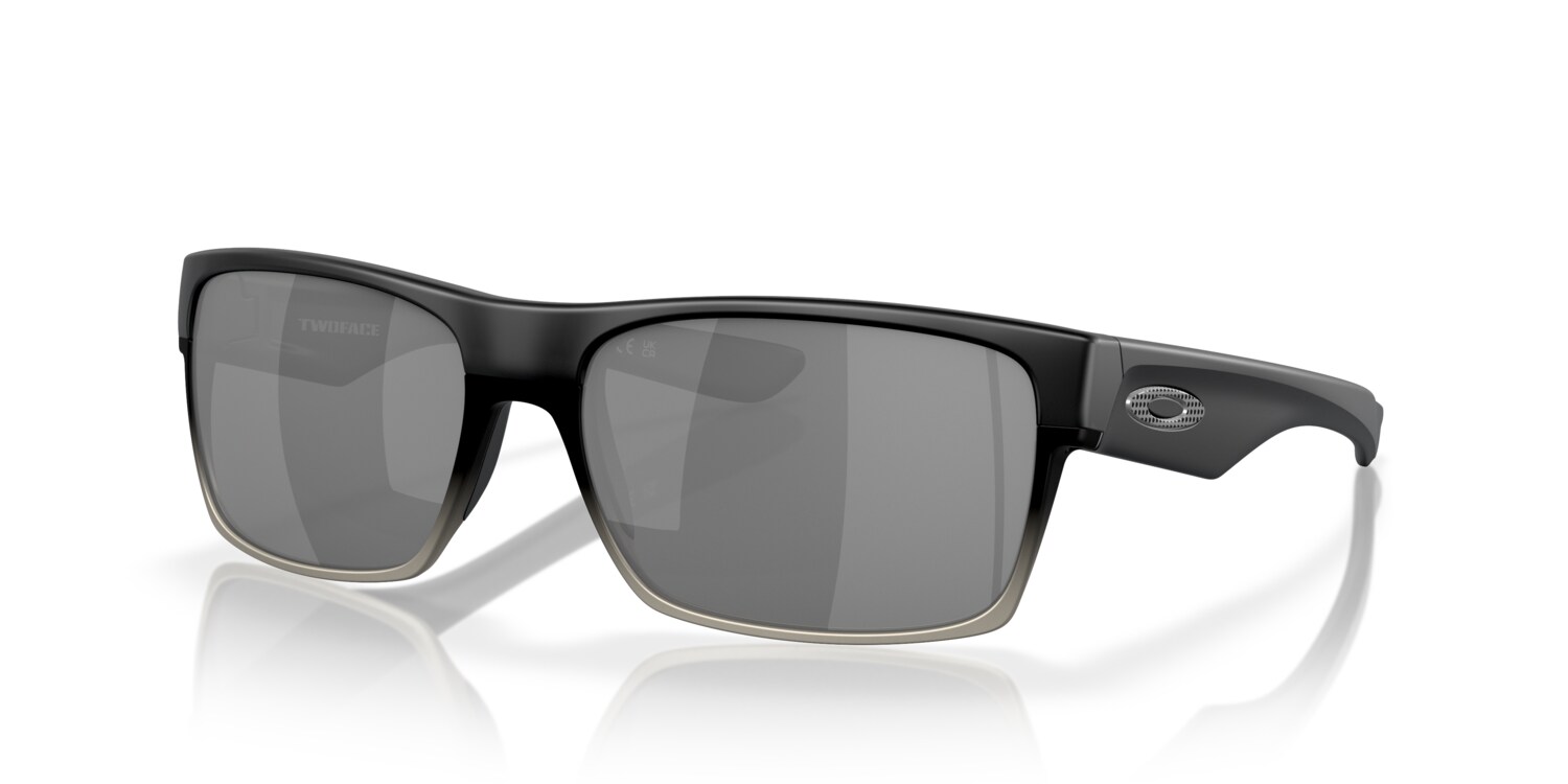 Oakley 0OO9189 Sunglasses in Black | Target Optical